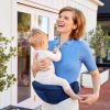 Porte bébé enfant Lift Hip Bleu Marine Ergobaby Ambiance 2