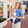 Porte bébé enfant Lift Hip Bleu Marine Ergobaby Ambiance 9