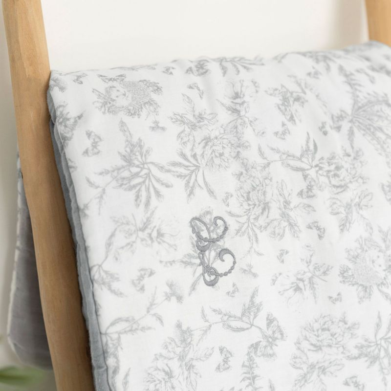 Couverture Toile de Jouy gris Tartine et Chocolat Ambiance 2