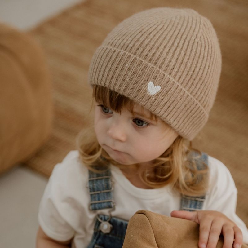 Bonnet en laine Sable (0-12 mois) Atelier Wagram Ambiance 2