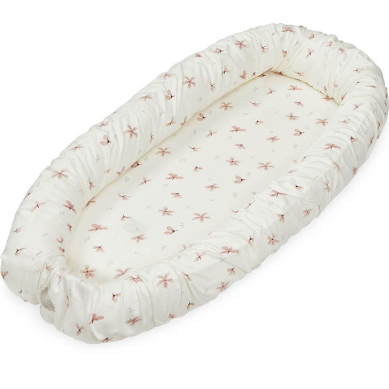 Housse pour réducteur de lit Baby Nest Windflower rose Cam Cam Copenhagen