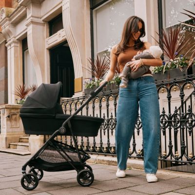 Poussette compacte Melio Carbon Candy Pink