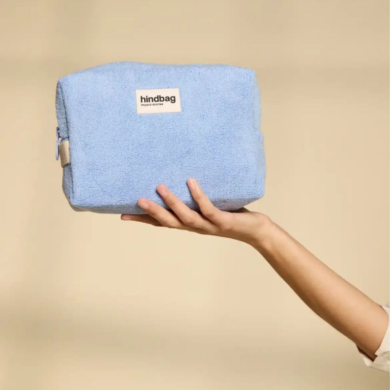 Trousse de toilette Leon en éponge Bleu Hindbag Ambiance 2