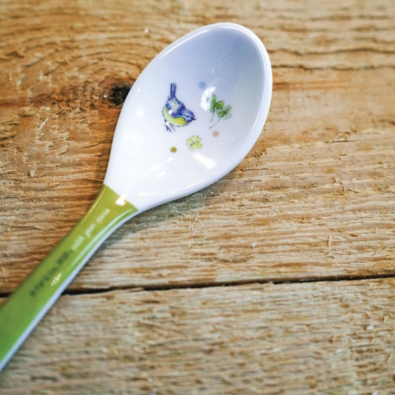 Cuillère Pierre Lapin kaki clair Petit Jour Paris Ambiance 3