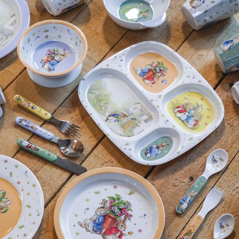 Cuillère Pierre Lapin kaki clair Petit Jour Paris Ambiance 4