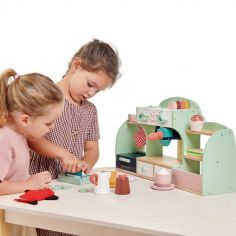 Café en bois le nid d'oiseau