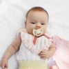 Sucette orthodontique en silicone Binky Bow Oat White (3 mois et +) Elodie Details Ambiance 2