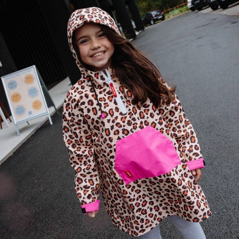 Poncho de pluie Léopard (4-6 ans) Hello Hossy Ambiance 2