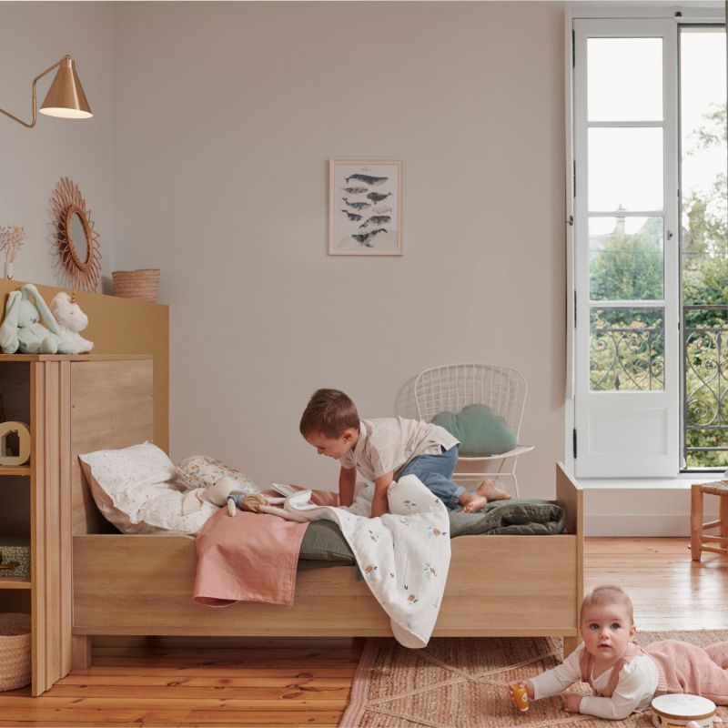 Lit bébé évolutif 70x140 cm avec 2 pans de transformation Calypso Galipette Ambiance 3