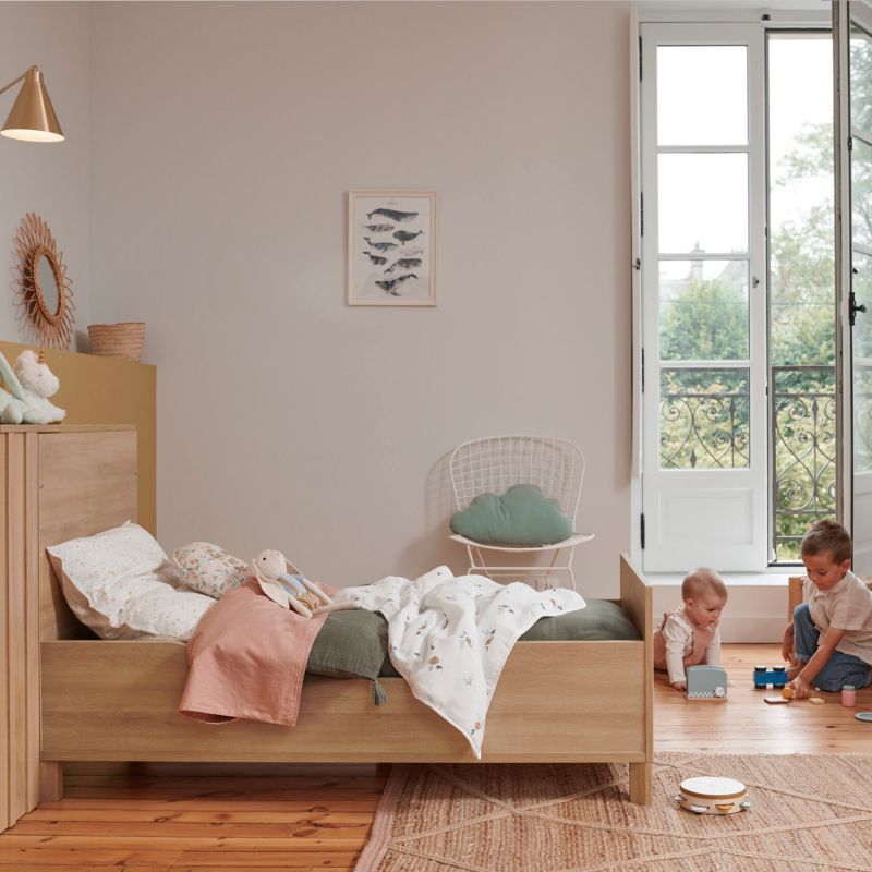 Lit bébé évolutif 70x140 cm avec 2 pans de transformation Calypso Galipette Ambiance 4