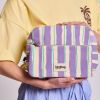 Trousse de toilette XL Alix Rayures Larges Violet Hindbag Ambiance 2