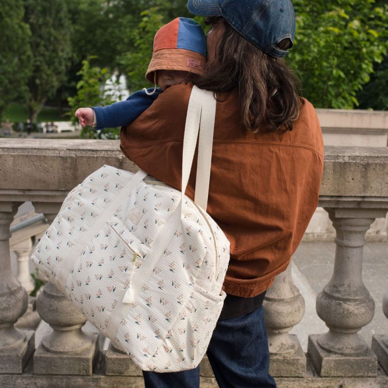 Valise de maternité imperméable Opera Darling Nobodinoz Ambiance 2