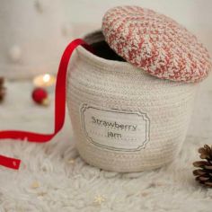 Panier pot de confiture de fraise