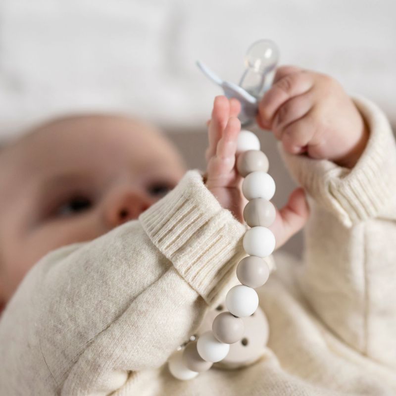 Attache sucette Argile-Blanc Nattou Ambiance 2