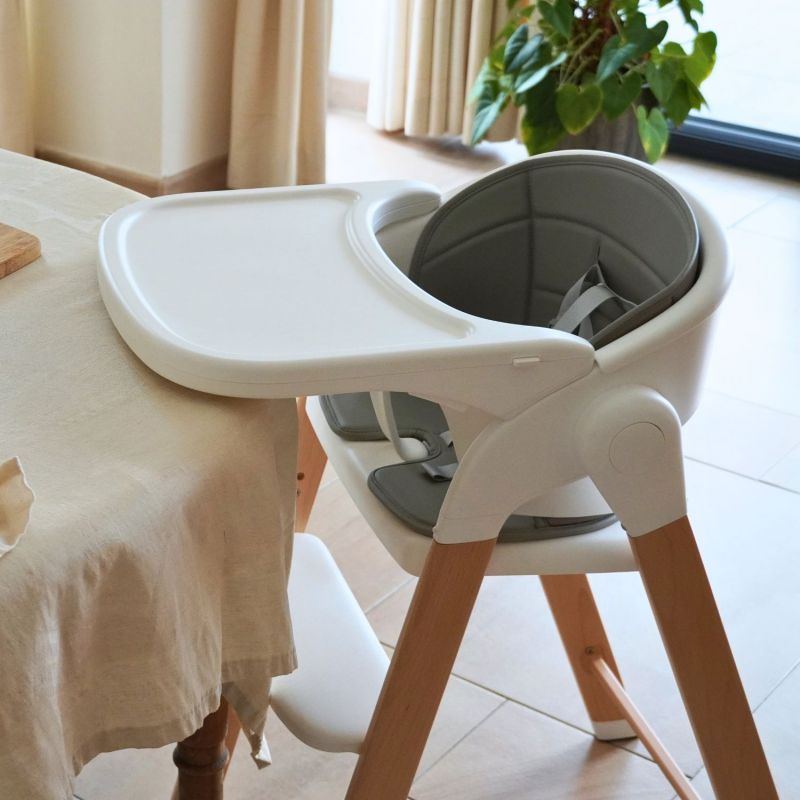 Chaise haute évolutive Grow With Me Pure white Bo Jungle Ambiance 3