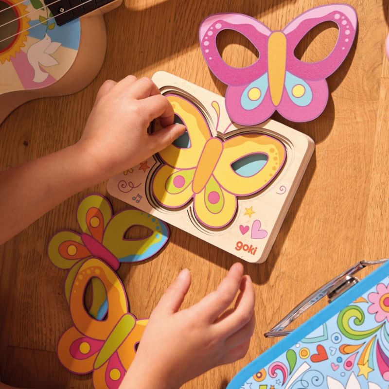 Puzzle en bois Papillons (5 pièces et 5 couches) Goki Ambiance 4