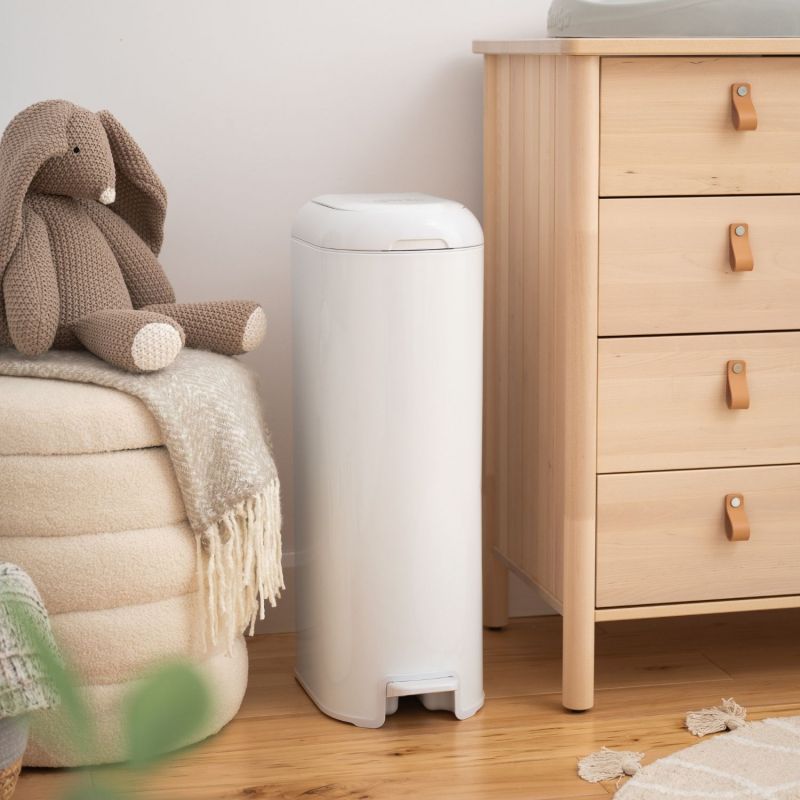 Poubelle à couches Platinium Blanche avec recharge Diaper Genie Ambiance 9