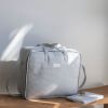 Valise de maternité Little Bloom Vichy Gris Pasito a pasito Ambiance 2