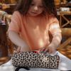 Trousse scolaire ronde Léopard Hello Hossy Ambiance 6