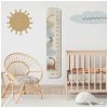Toise en bois Dino Grande Feuilles personnalisable Charlie et Suzie Ambiance 3