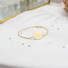 Bracelet chaîne médaille Capricorne personnalisable (plaqué or)