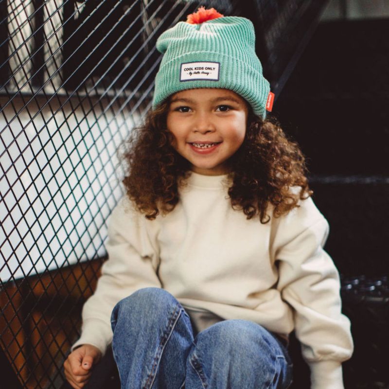 Bonnet Color Block Santa (2-5 ans) Hello Hossy Ambiance 2