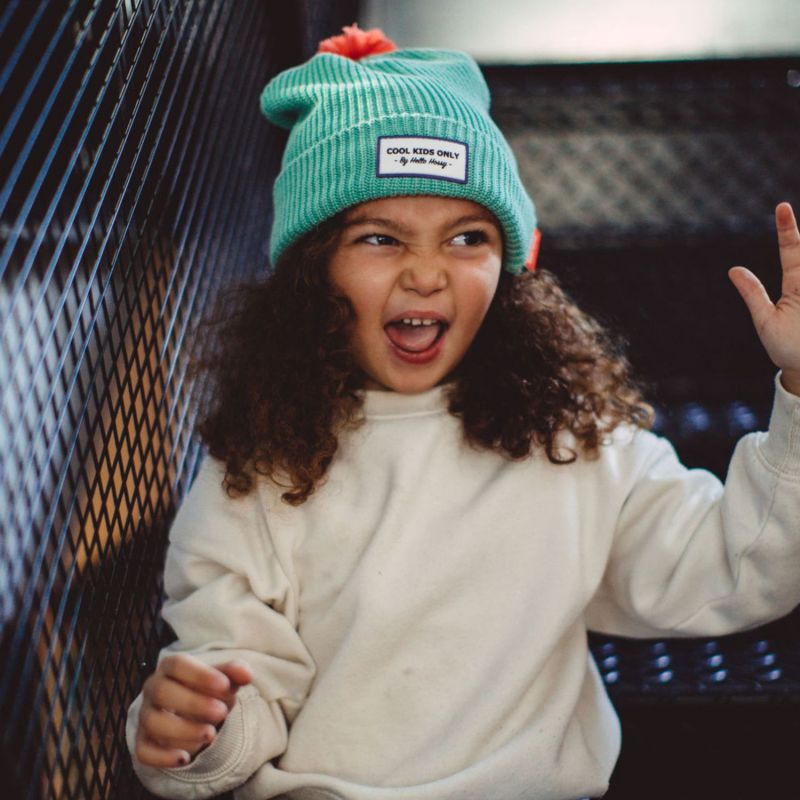 Bonnet Color Block Santa (2-5 ans) Hello Hossy Ambiance 3