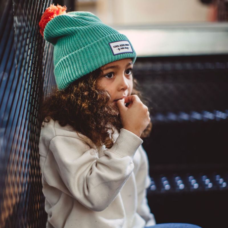 Bonnet Color Block Santa (2-5 ans) Hello Hossy Ambiance 4