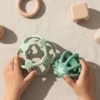 Lot de 2 balles sensorielles en silicone Vert Little L Ambiance 5