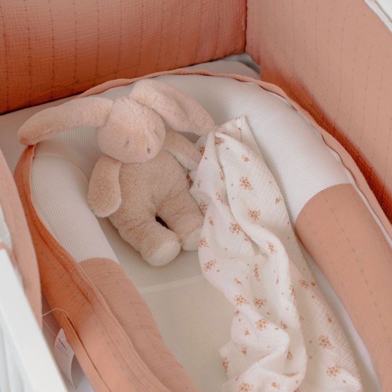 Réducteur Kokkoony en mousseline de coton bio Rose Noukie's Ambiance 3