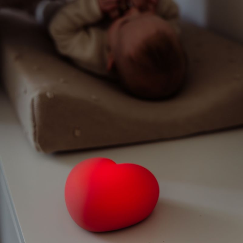 Veilleuse d’allaitement tactile Ruby vieux rose FLOW Ambiance 3