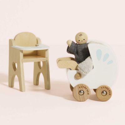 Ensemble accessoires de nurserie pour maison de poupée en bois FSC