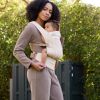 Porte bébé Omni Lite Mesh Natural Beige Ergobaby Ambiance 4