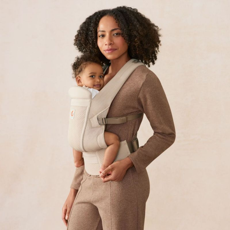 Porte bébé Omni Lite Mesh Natural Beige Ergobaby Ambiance 6