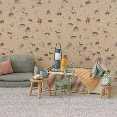 Petit frère souris dans une boîte d'allumettes