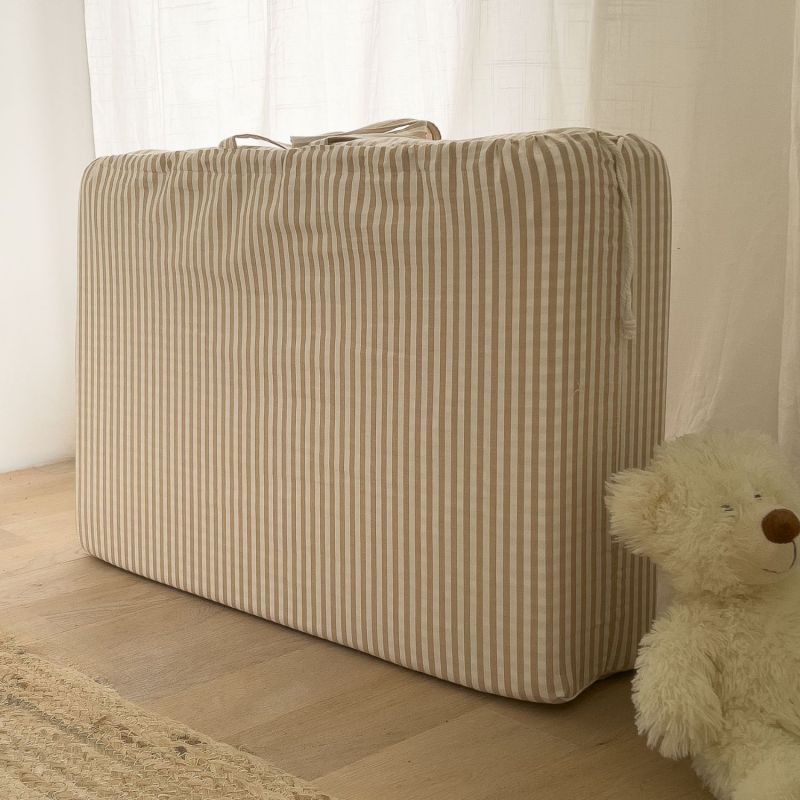 Matelas de voyage pliant rayé Ambre (60 x 120 cm) Kadolis Ambiance 4