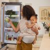 Porte bébé enfant Lift Hip Gris Clair Ergobaby Ambiance 2