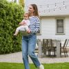 Porte bébé enfant Lift Hip Gris Clair Ergobaby Ambiance 9