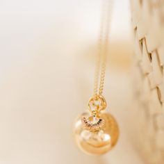 Bola de grossesse Gri-Gri Ginkgo chaîne (or jaune 18 carats) - Pleine Lune