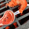 Porte-clé peluche Barbecue Côtelette (8 cm) Bazuuyu Ambiance 2