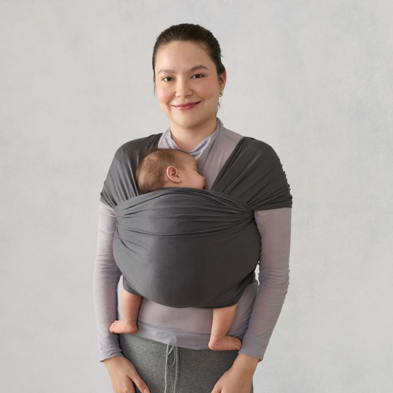 Echarpe de portage Aura Knit Soft Black Ergobaby Ambiance 5
