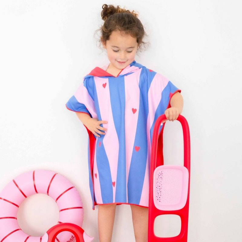 Poncho de plage Cerise (60 x 60 cm) Quut Ambiance 6