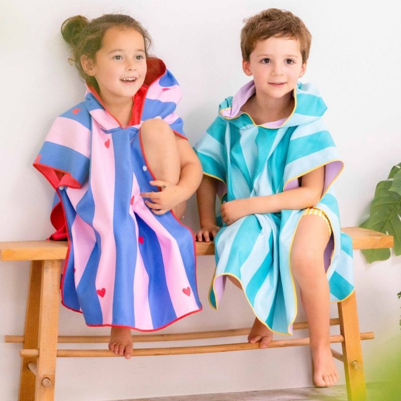 Poncho de plage Cerise (60 x 60 cm) Quut Ambiance 8