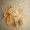 Assiette à compartiments en silicone avec ventouse Pale Daffodil - Reconditionné Mushie Produit 2