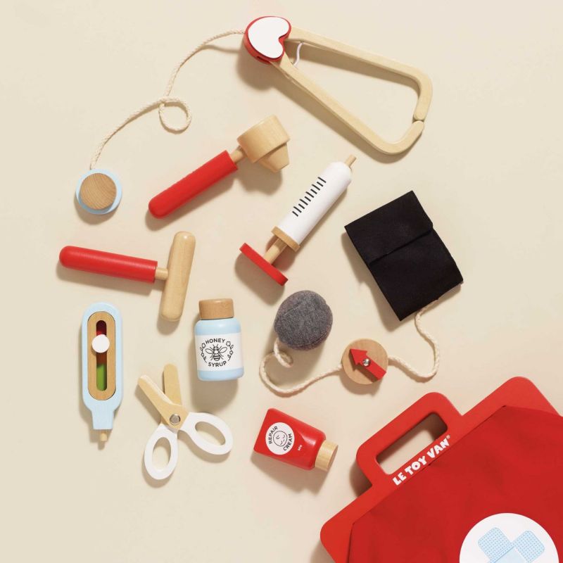 Mallette de docteur en bois FSC (10 accessoires) Le Toy Van Ambiance 6