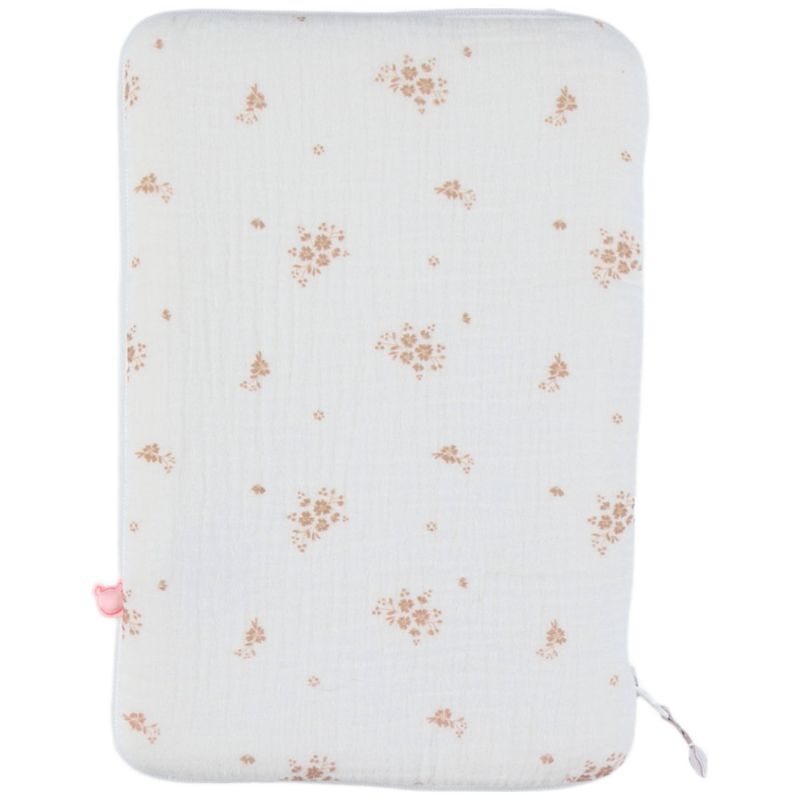 Protège carnet de santé en mousseline bio Fleurs d'antan Noukie's Produit 3