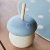 Tasse en silicone avec paille Mushroom Blue  par OYOY Mini