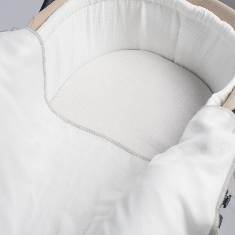 Lot de 2 langes Little Bloom Fleurs Gris (70x70 cm) Pasito a pasito Ambiance 2