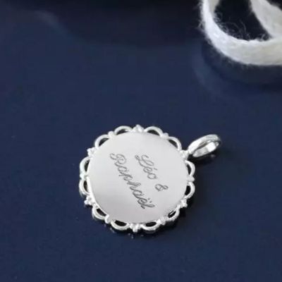 Pendant médaille Dentelle personnalisable (argent)