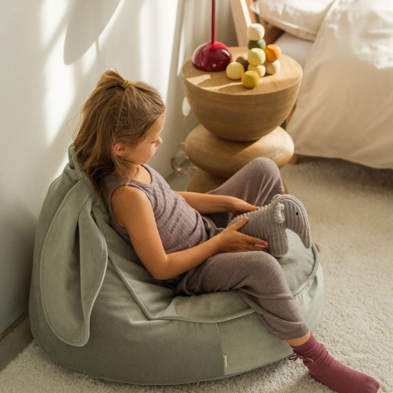 Pouf lapin Misty Green Wigiwama Ambiance 4